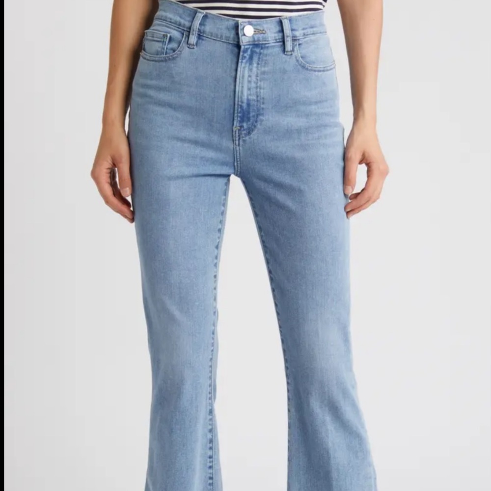 FRAME Le Easy Flare Raw Hem Jeans Size 27 inseam 26